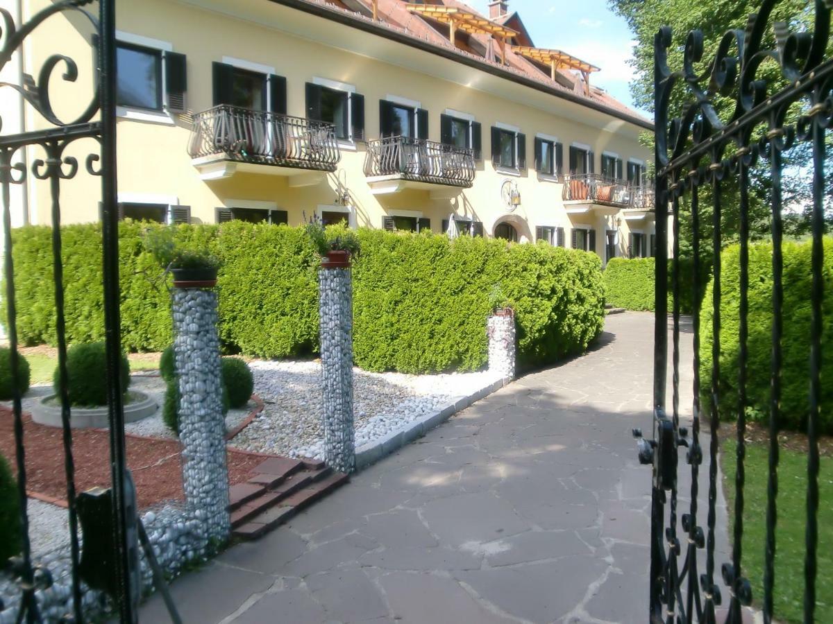 Garten- & Loggia-Appartement Herrenhaus Dellach im Drautal Exterior photo