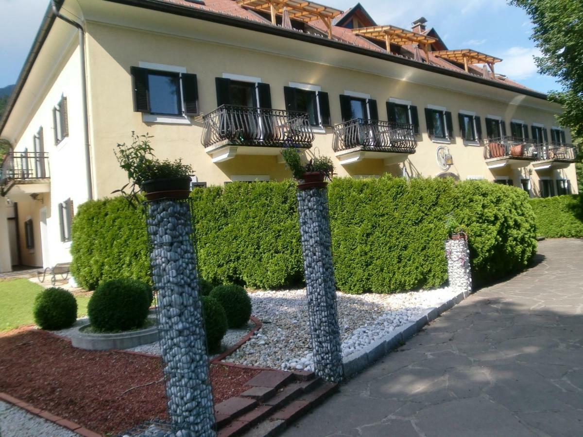 Garten- & Loggia-Appartement Herrenhaus Dellach im Drautal Exterior photo