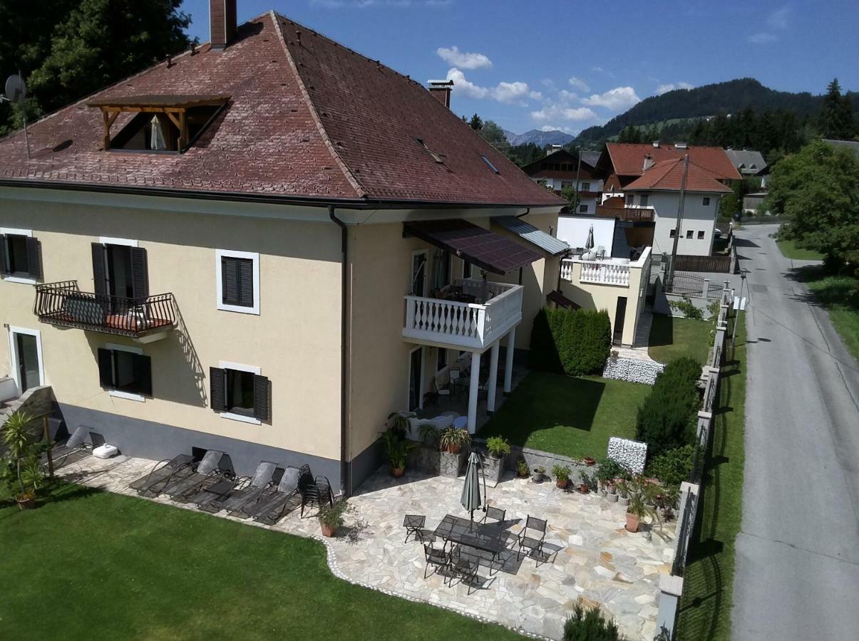 Garten- & Loggia-Appartement Herrenhaus Dellach im Drautal Exterior photo